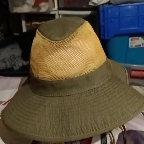 Bass Pro Shop Safari Sz 28 Free Hat 